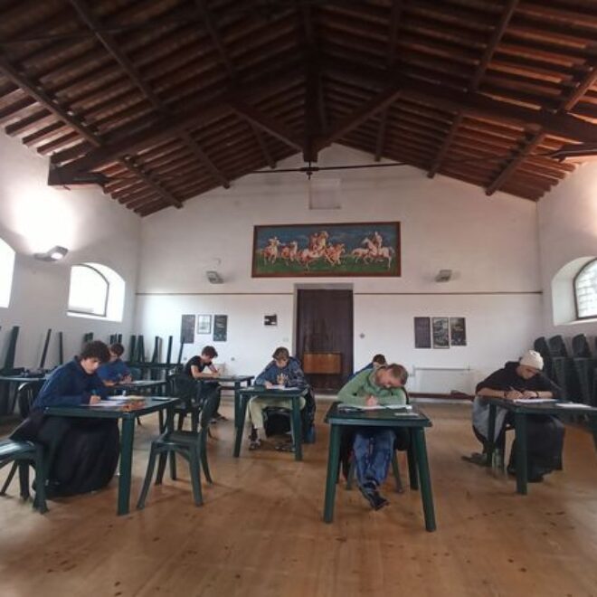 24. Stamattina ci siamo fermati a scrivere. Nel pomeriggio siamo saliti sugli alberi