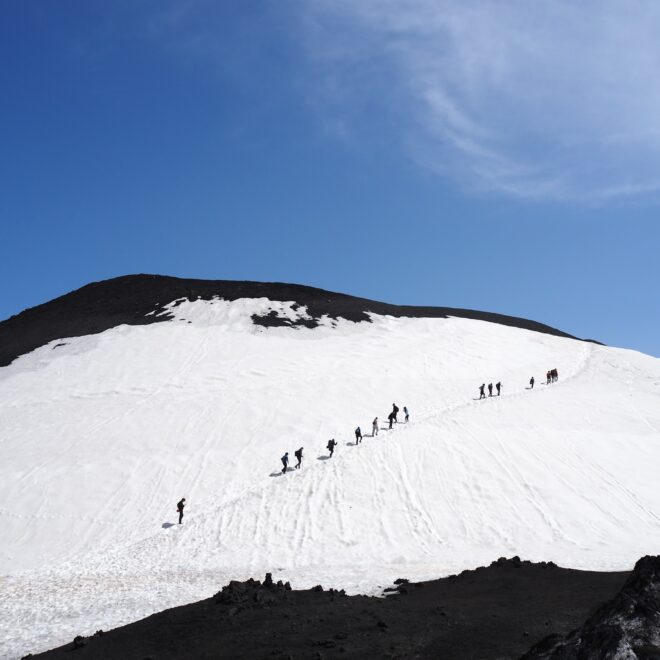 Dalla Sicilia alla Calabria: un percorso tra Etna, città e comunità locali